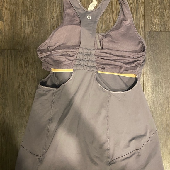 Lululemon - Picture 2 of 3